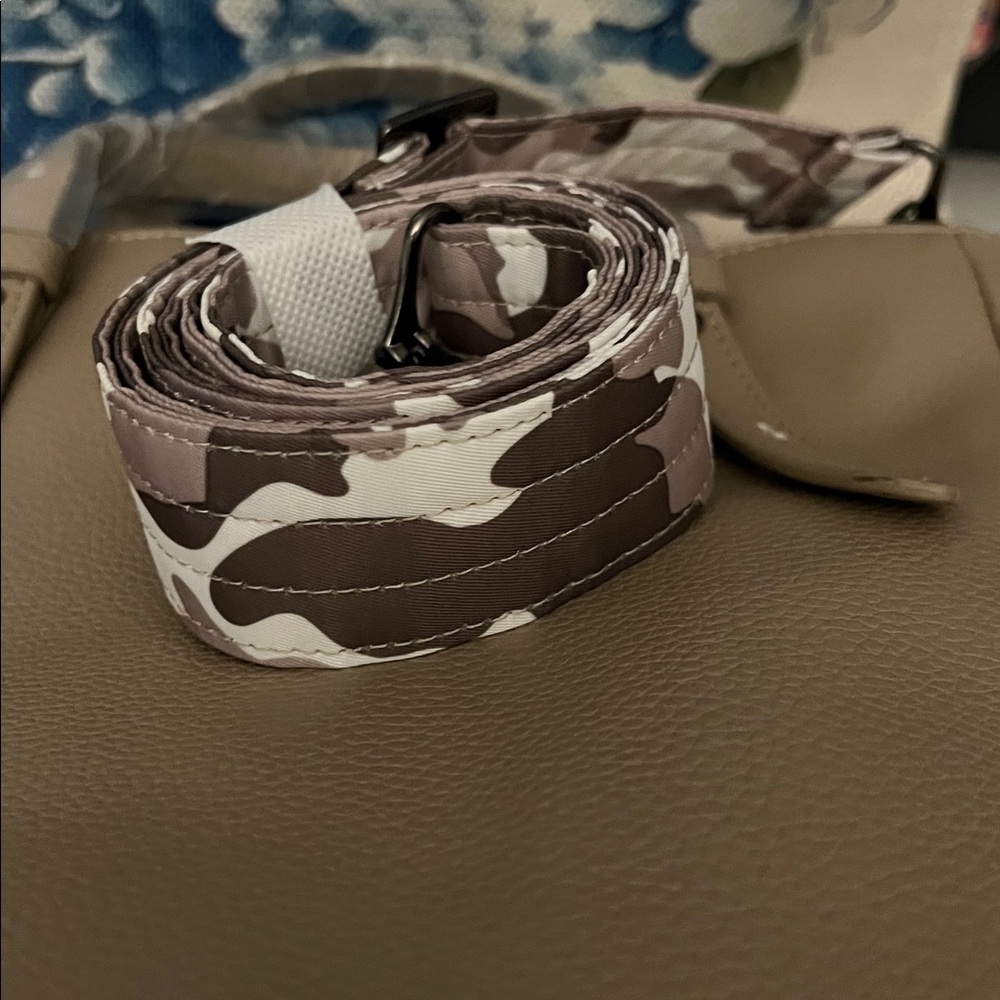 Lug Charter Vegan Leather Bag in Taupe convertible crossbody - Picture 5 of 6
